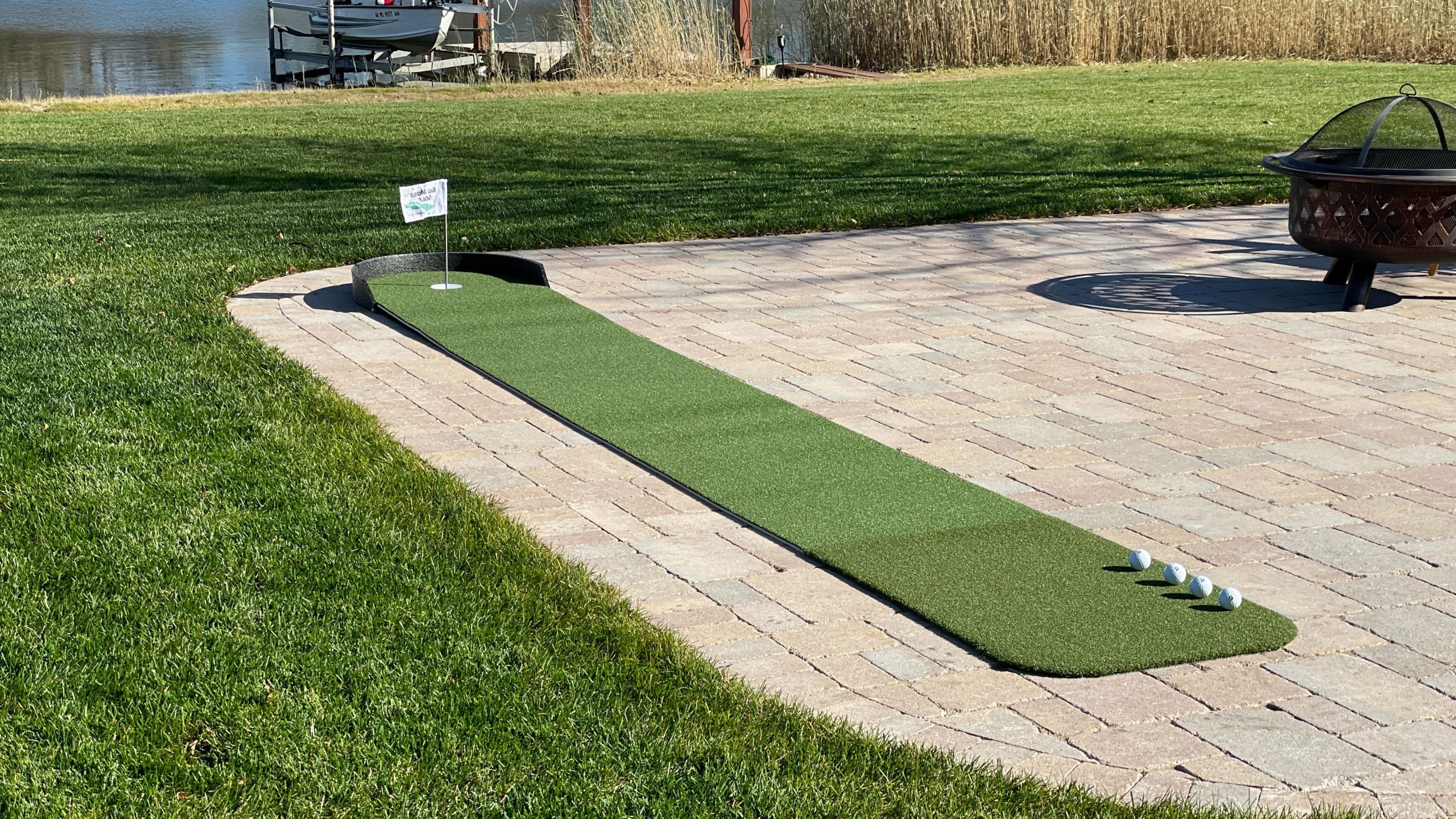 Big Moss Commander 1 level Stand Alone Putting Greens